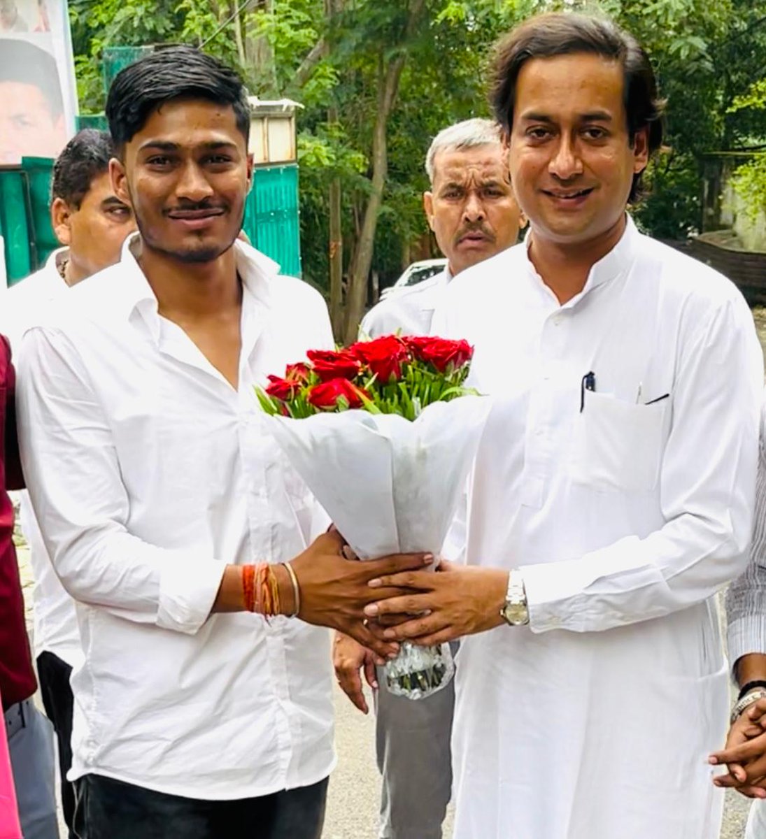PankajUpdhNSUI's tweet photo. #भोपाल
आज भोपाल में मध्य सरकार के पूर्व कैबिनेट मंत्री व वर्तमान विधायक आदरणीय श्री जयवर्धन सिंह जी से मुलाकात कर उनका मार्गदर्शन प्राप्त किया...!!
@JVSinghINC
@NSUIMP
#rewansui
#pankajupadhyaynsui https://t.co/YqRtQAy7jd