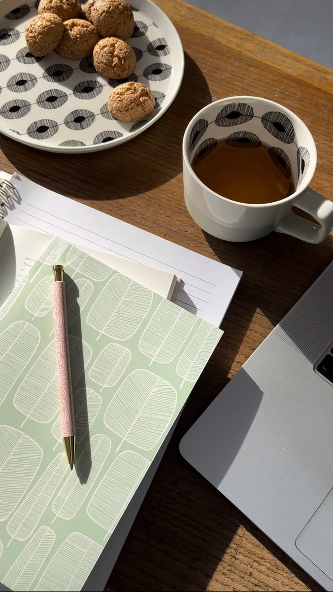 Working from home perks ☕️🍪

-Dewdrops Mug
-MissPrint Dewdrops Side Plate
-MissPrint Little Trees A5 Notebook
-MissPrint Nazca Pen

#missprint #stationery #newnotebook #finechina #homeware #stationerylover #tableware #stoneware #stationery #journal #journaling #stationeryaddicct
