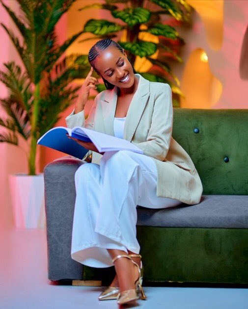 Ngomi100⚒️👹 (@ngomijanaaa) on Twitter photo Ikintu kintangaza cyane hano kuri X usanga abakobwa beza benshi ari aba small fish ariko Nyuma ukabamenya ku isabukuru yabo cyangwa basoje kaminuza 😂👍🏾
Anyway congratulations <a href="/Cyurinyanayvon1/">CYURINYANA Rubangura 🇷🇼</a> ❤️🙏🏽🤝 Ikintu kintangaza cyane hano kuri X usanga abakobwa beza benshi ari aba small fish ariko Nyuma ukabamenya ku isabukuru yabo cyangwa basoje kaminuza 😂👍🏾
Anyway congratulations <a href="/Cyurinyanayvon1/">CYURINYANA Rubangura 🇷🇼</a> ❤️🙏🏽🤝
