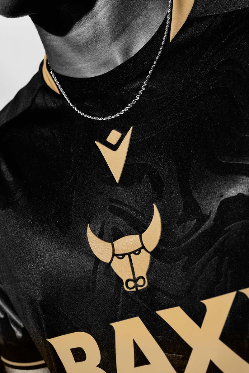Macron (@macronsports) on Twitter photo 𝑶𝒏 𝒕𝒉𝒆 𝑹𝒐𝒂𝒅 ⚫
Introducing the new <a href="/OUFCOfficial/">Oxford United</a> Away Kit for the 2025/26 season, featuring a black colour with gold details and a contemporary, embossed graphic.
Read more: bit.ly/40H3jBy
#DesignedInBologna
#BecomeYourOwnHero 𝑶𝒏 𝒕𝒉𝒆 𝑹𝒐𝒂𝒅 ⚫
Introducing the new <a href="/OUFCOfficial/">Oxford United</a> Away Kit for the 2025/26 season, featuring a black colour with gold details and a contemporary, embossed graphic.
Read more: bit.ly/40H3jBy
#DesignedInBologna
#BecomeYourOwnHero