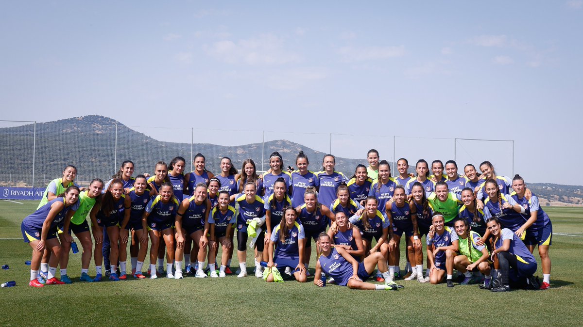 𝐅𝐚𝐦𝐢𝐥𝐢𝐚 𝐫𝐨𝐣𝐢𝐛𝐥𝐚𝐧𝐜𝐚 🤝 <a href="/AtletiAcademia/">Atleti Academia</a> ❤️🤍