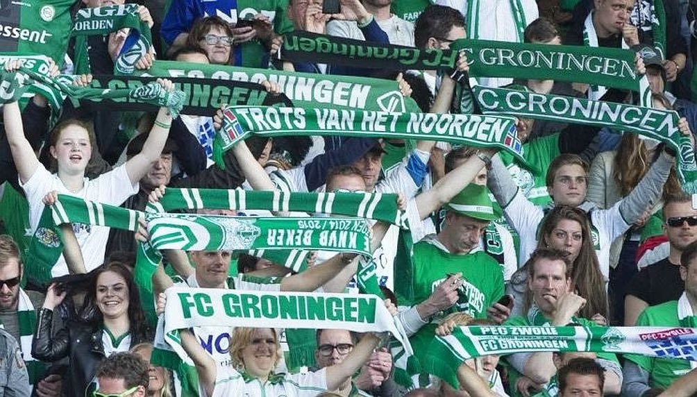 SVFCG's tweet photo. COLUMN ✍🏻 | Dat de gemeente en FC Groningen al een poosje lijnrecht tegenover elkaar staan over de stadionhuur is geen nieuws meer. Maar voor de toekomst is een oplossing noodzaak, vindt SV-voorzitter John de Jonge, die ook een oplossing aandraagt 

▶️ https://t.co/6cNBkzEp2G https://t.co/SVZ7YCrrNL