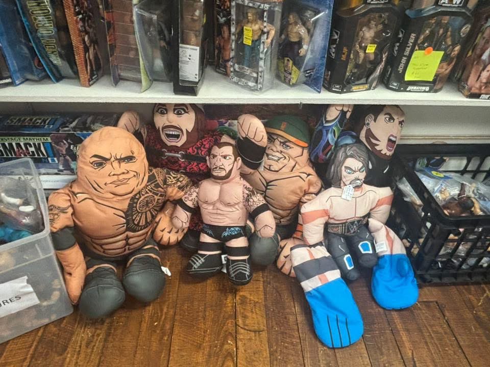 RefLarrysWC's tweet image. 📣 Wrestling Fans!
Ref Larry Wrestling Collectible is located inside Mother Tucker’s Antiques &amp;amp; Collectibles — and we’re open today, Saturday &amp;amp; Sunday from 9 AM to 5 PM!

🛑 Stop by 566 N. Reading Rd., Ephrata, PA 17522 and check out the vintage wrestling merch! 

#reflarryswc