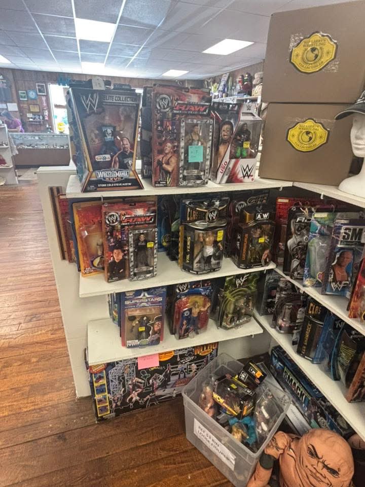 RefLarrysWC's tweet image. 📣 Wrestling Fans!
Ref Larry Wrestling Collectible is located inside Mother Tucker’s Antiques &amp;amp; Collectibles — and we’re open today, Saturday &amp;amp; Sunday from 9 AM to 5 PM!

🛑 Stop by 566 N. Reading Rd., Ephrata, PA 17522 and check out the vintage wrestling merch! 

#reflarryswc