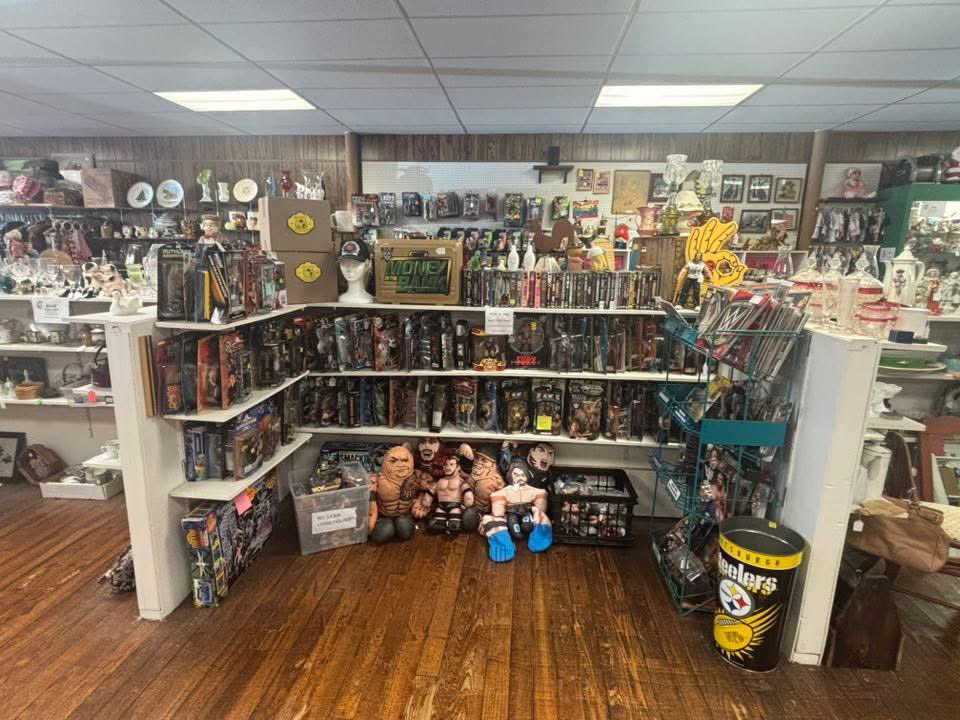 RefLarrysWC's tweet image. 📣 Wrestling Fans!
Ref Larry Wrestling Collectible is located inside Mother Tucker’s Antiques &amp;amp; Collectibles — and we’re open today, Saturday &amp;amp; Sunday from 9 AM to 5 PM!

🛑 Stop by 566 N. Reading Rd., Ephrata, PA 17522 and check out the vintage wrestling merch! 

#reflarryswc