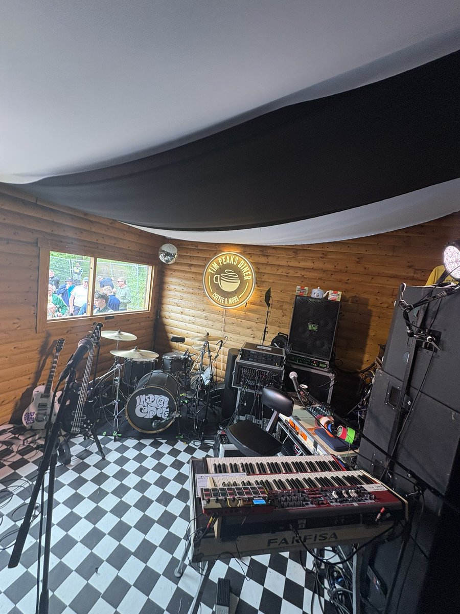 drleeschofield's tweet photo. Not long now! @inspiralsband @therealboon https://t.co/psYd5QQiYr