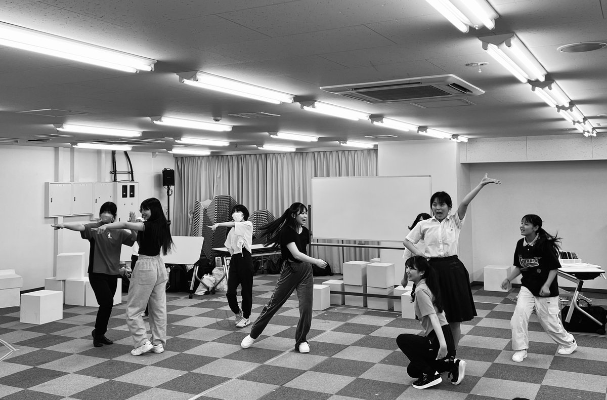 theatreacademy's tweet photo. 【公演間近！】
サマーミュージカル『WITH2025』いよいよ来週開演！

2025年8月7日（木）～8月10日（日）Artware hub にて
今年で3回目となるオリジナルミュージカル公演が上演されます！

光チーム、空チーム絶賛稽古中！劇場でお待ちしています！

チケットご予約はこちら▼
https://t.co/pPcL0R2D8k https://t.co/sWvljHgX9y