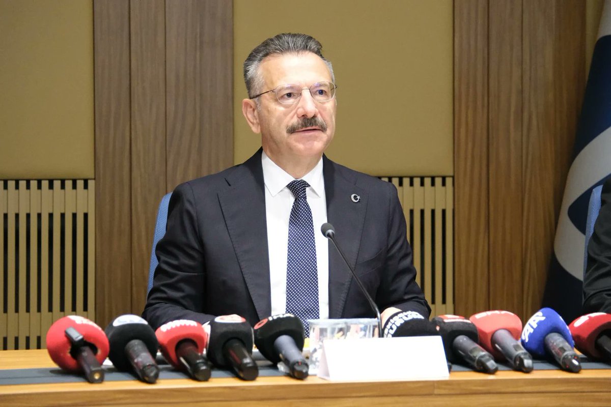 Vali Aksoy: “Eskişehir’i Her Yönüyle Tartışmak İçin Buradayız”

eskisehirdurum.com/eskisehir-gund…

#anadoluüniversitesi #HüseyinAksoy #eskişehirvaliliği #KültürelMiras #AkademikEtkinlik #EskişehirSemp