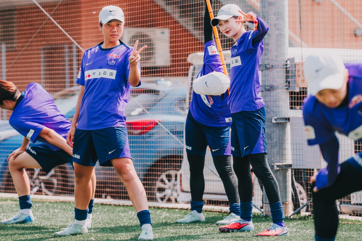 今日から新しいトレーニングウェア🆕 今季はトレーニングでも紫を着用