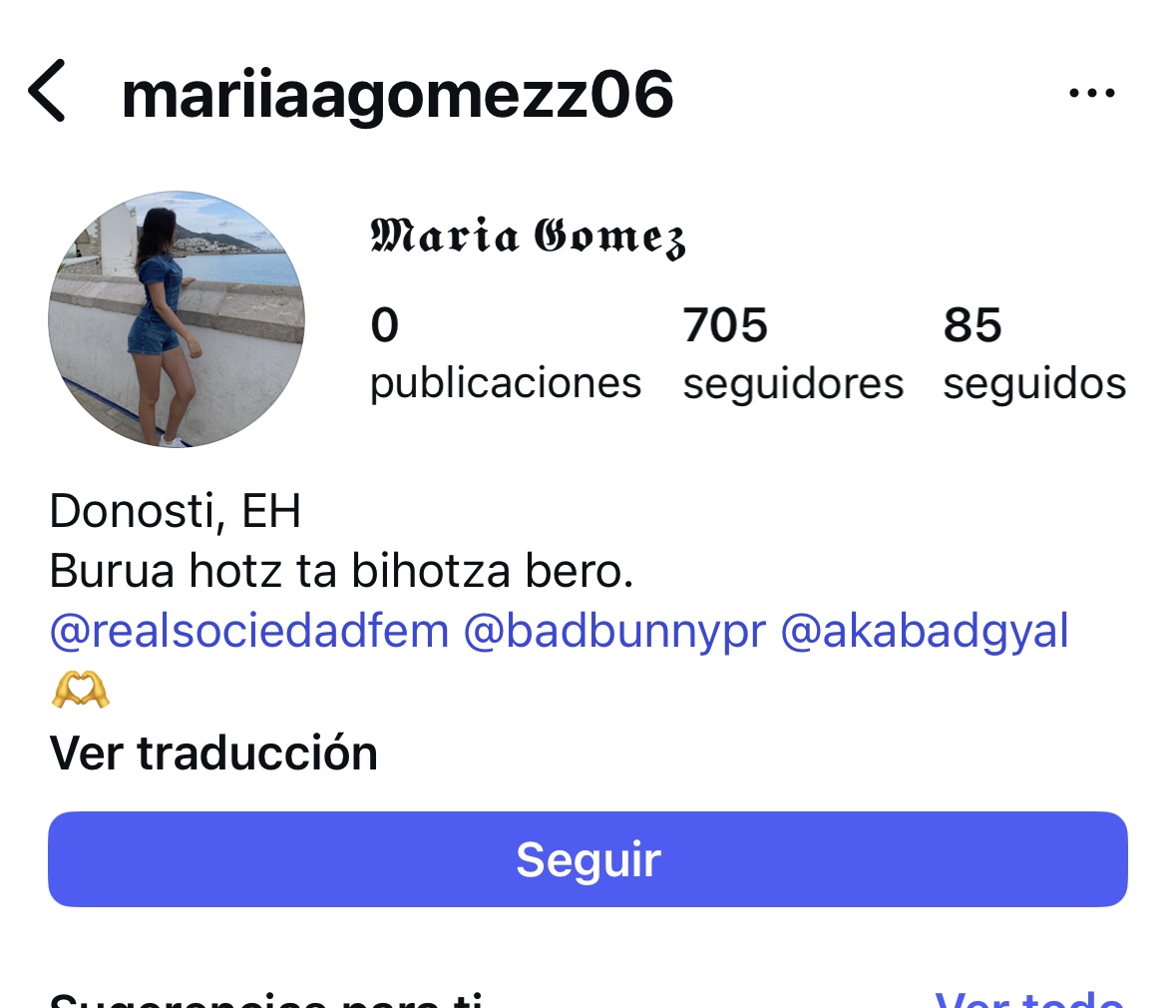 La cuenta de Instagram y Twitter @mariiaagomezz06 ESTAFA. 

Dice que vende entradas de Bad Bunny pero no quiere darte ni teléfono ni su DNI.

Le dices de quedar presencialmente y deja de contestar después de decir "ya vamos hablando".

Mucho cuidado!!
