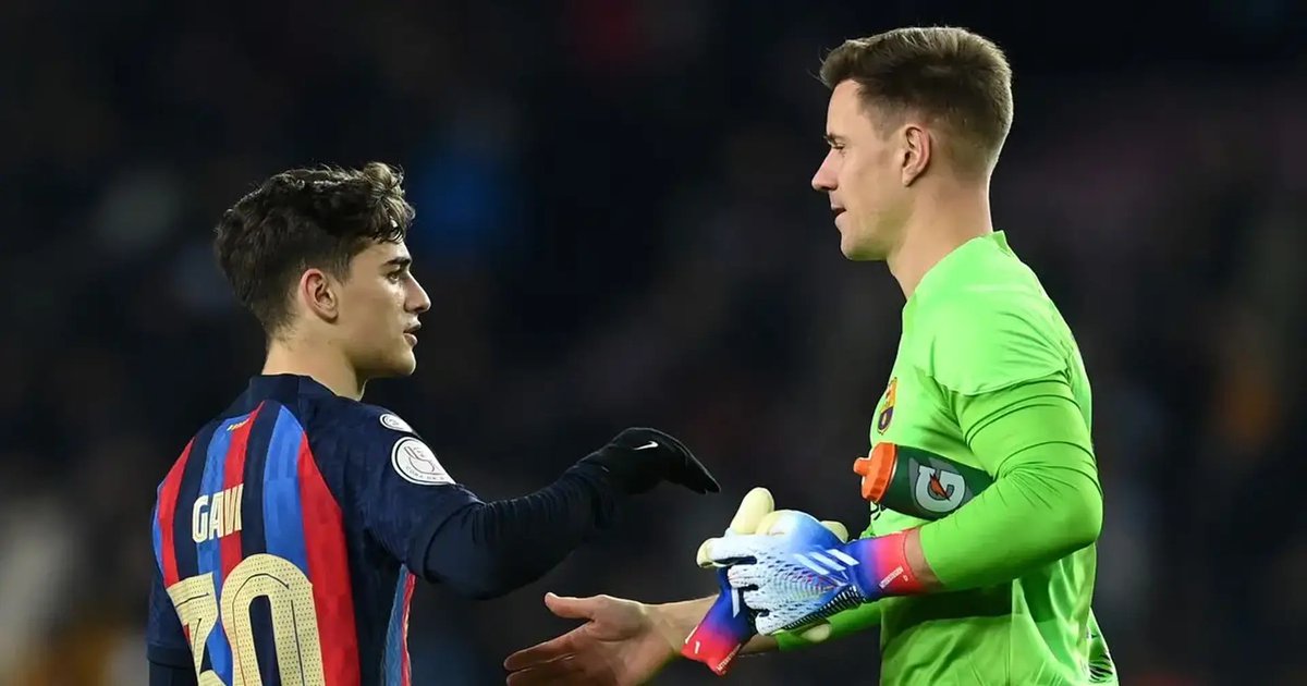 🚨🎙️| Gavi, à RAC1, sobre o processo de escolha dos capitães e a situação de Ter Stegen:

🗣 “Acho que nós, os jogadores, vamos votar, com certeza. Mas, no fim, Marc é o primeiro capitão da equipe, e o que o grupo decidir será o que vai acontecer.”

🗣 “O Marc é uma lenda do