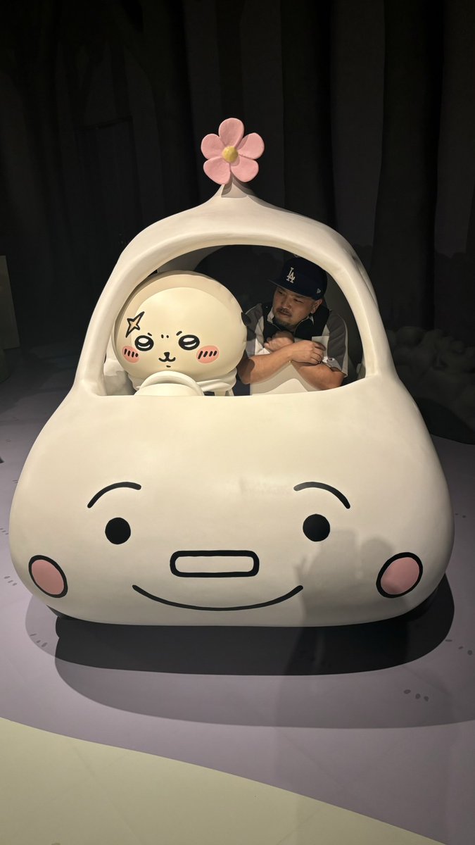 イケメン先生とドライブした思い出

車内パンパンで申し訳なかった😭

#ちいかわパーク 

8月もよろしくです。