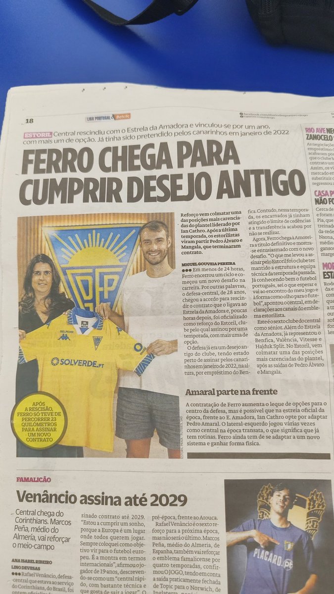 Juansemperee's tweet image. Periódico en papel @ojogo ➡️ #ExVCF

🔩 Ferro se marcha al Estoril procedente del Estrela da Amadora 

➕ Eliaquim Mangala abandona el club tras acabar contrato