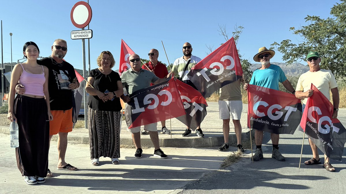 🔊 𝗔𝗨𝗗𝗜𝗢 | Concentración en Antequera de los trabajadores del transporte de agua al Valle de Abdalajís: “Nos han dejado en el limbo” 

➡️ cadenaser.com/andalucia/2025…