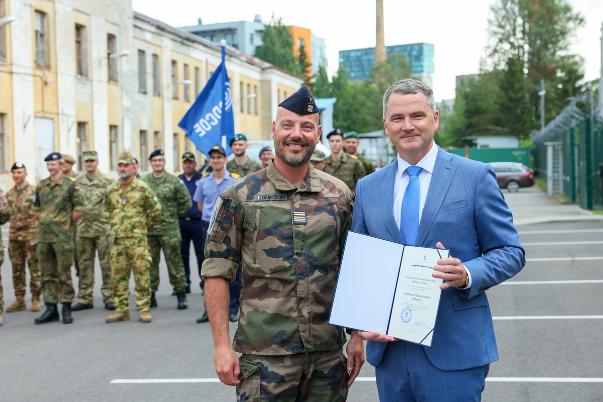 French Lieutenant Colonel Matthieu Demenois, Head of the Education and Training Branch at the CCDCOE, has been awarded the Golden Badge of the Estonian Ministry of Defence in recognition of his outstanding leadership in advancing the Centre’s training and educational efforts over