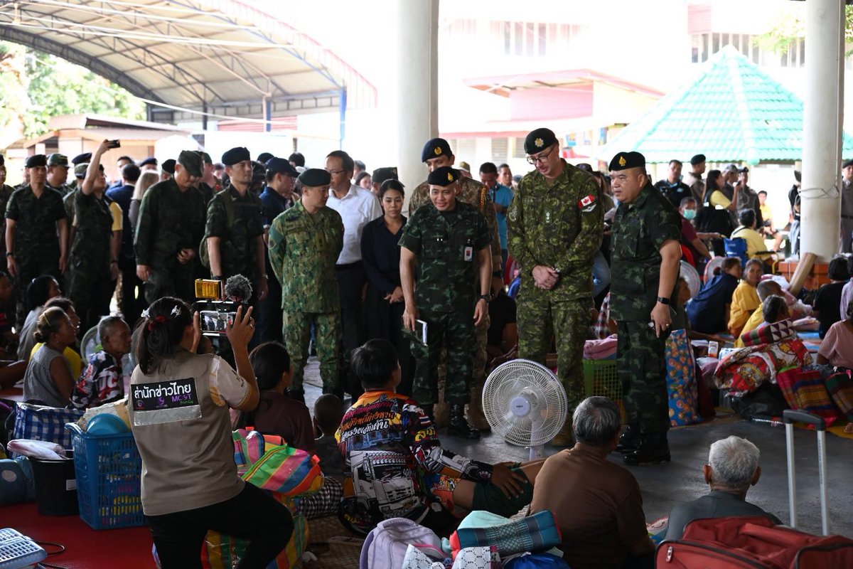 <a href="/RussJalichandra/">Russ Jalichandra</a> [5] Visit by Diplomatic Corps, Defence Attachés and foreign media to a Temporary Shelter Centre in Si Sa Ket, set up to ensure safety of the local population following attacks by Cambodian side, with support from government and private sectors providing essential services (1 Aug