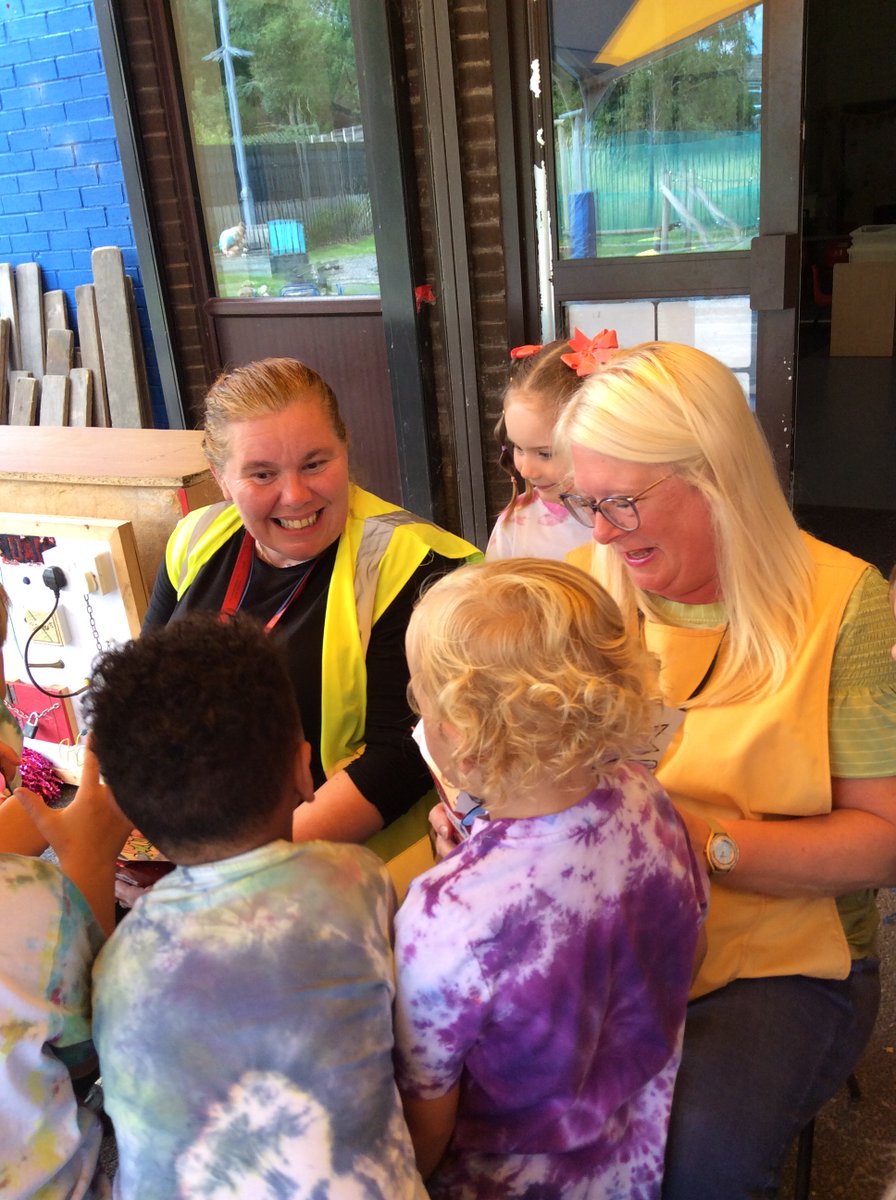 EarlyYearsPoplarStreet tweet media