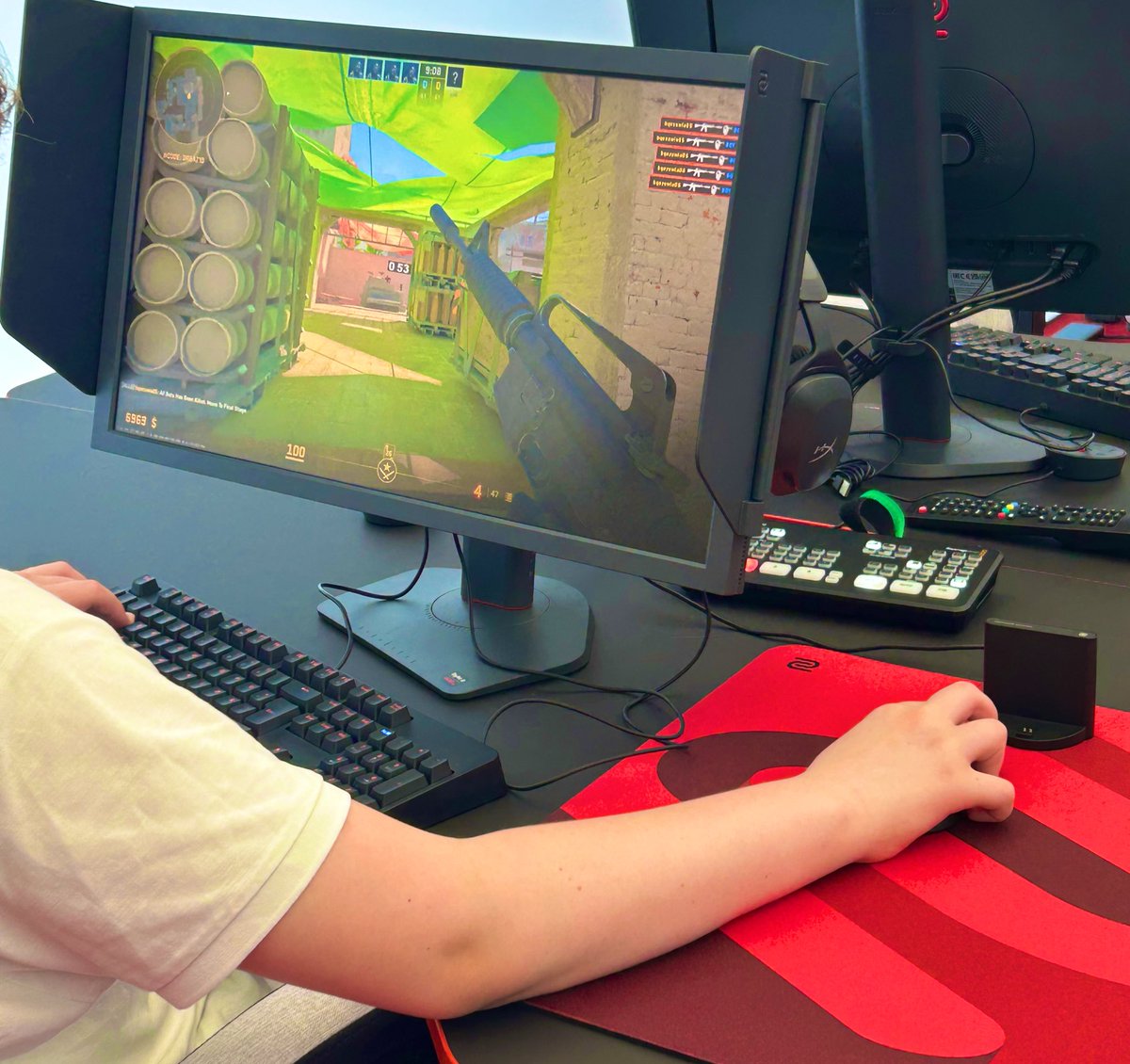 LeetDesk (@leetdesk) on Twitter photo Heute auf der IEM? 🔥🔫
Dann kommt ins Partner Tent!
Bei <a href="/ZOWIEbyBenQUSA/">ZOWIE Esports North America</a> könnt ihr bei der AIM Challenge mitmachen,
🎯 coole Preise abräumen
und dabei direkt unsere Tische live ausprobieren! Heute auf der IEM? 🔥🔫
Dann kommt ins Partner Tent!
Bei <a href="/ZOWIEbyBenQUSA/">ZOWIE Esports North America</a> könnt ihr bei der AIM Challenge mitmachen,
🎯 coole Preise abräumen
und dabei direkt unsere Tische live ausprobieren!