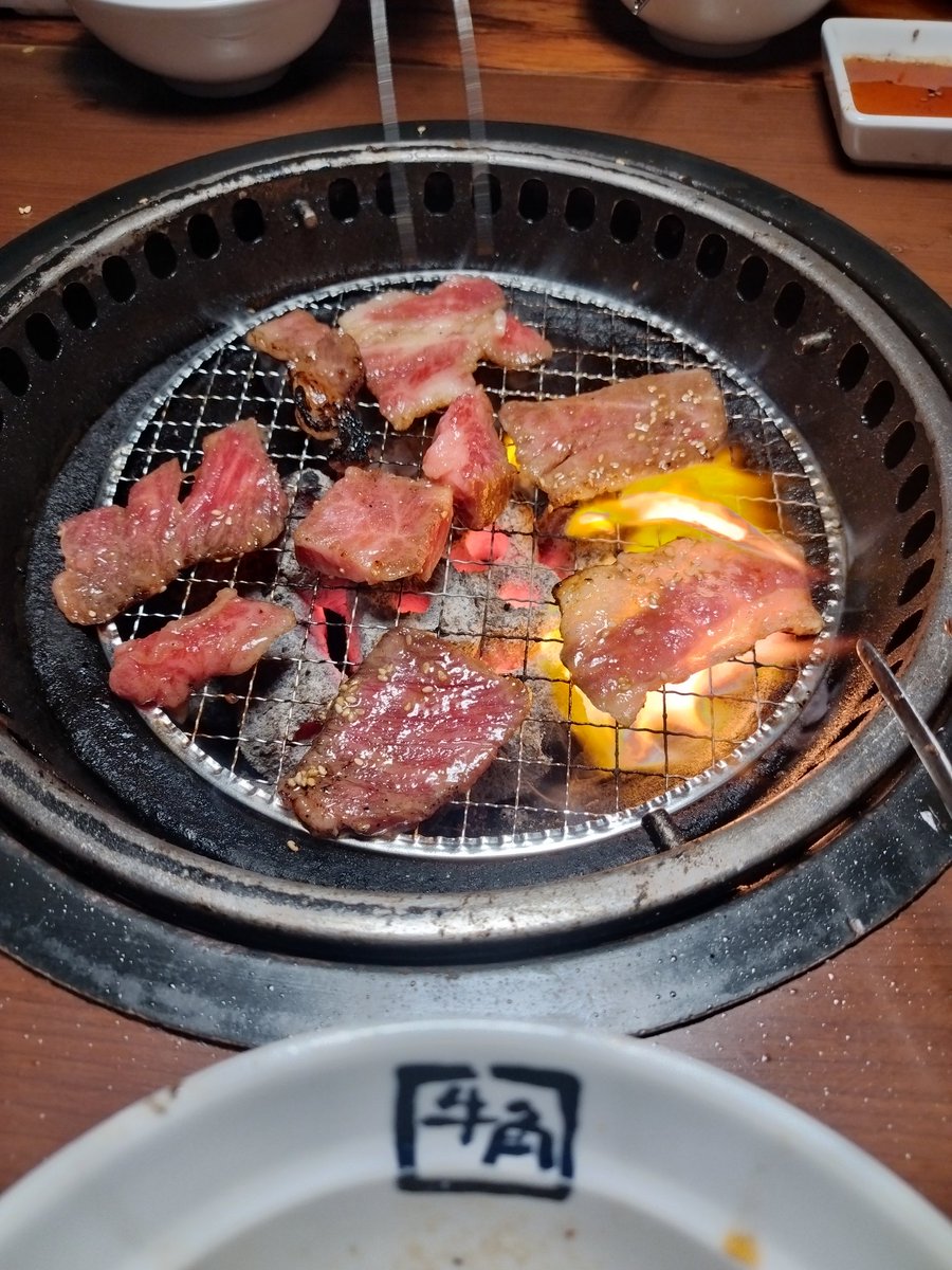 台風の中の牛角！