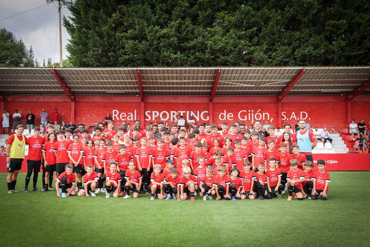 Turno 6️⃣​ 🤝🏻​ primer equipo sportinguista.

🔴​⚪​ #CampusMareo – Central Lechera Asturiana.