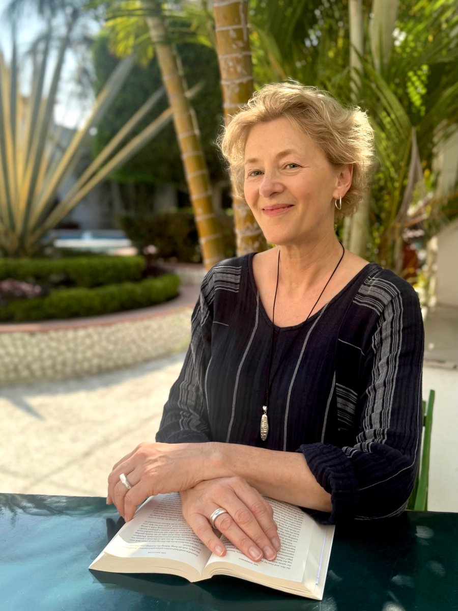 We are delighted to announce the winner of our 2025 Fugere Book Prize for Finely Crafted Novellas: Joanna Will for The Lady of Situations. Congrats, Joanna, and welcome to #teamregalhouse ! #novellas regalhousepublishing.com/joanna-will/