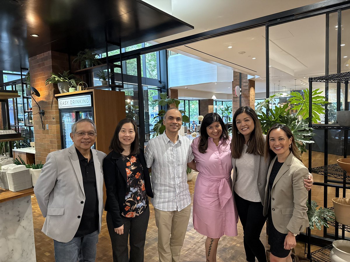Sara Kehaulani Goo (@sarakgoo) on Twitter photo Loved benefit of <a href="/aaja/">Asian American Journalists Association est. 1981</a> is this incredible ELP group from 2005. Love our group of leaders and catching up every year #aaja25 Loved benefit of <a href="/aaja/">Asian American Journalists Association est. 1981</a> is this incredible ELP group from 2005. Love our group of leaders and catching up every year #aaja25