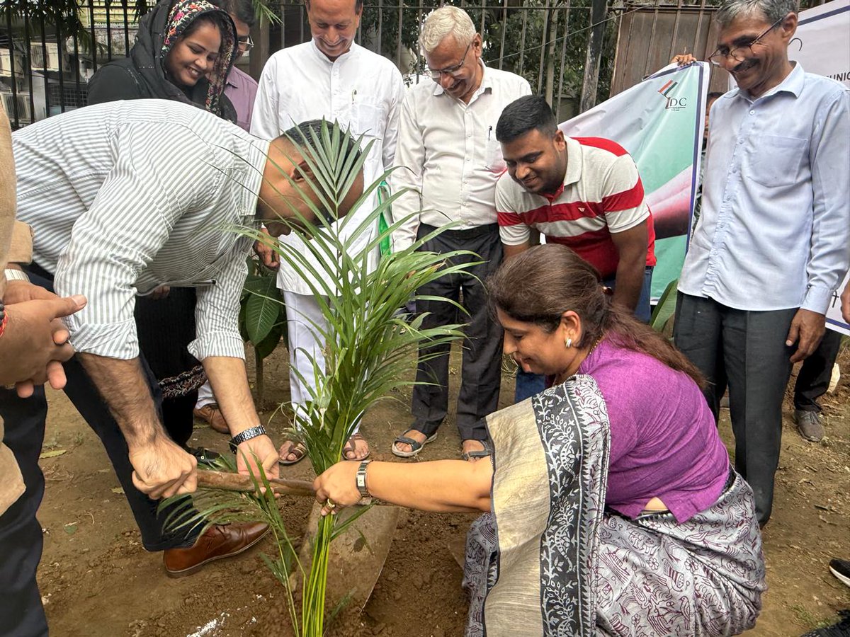 Yogita Singh (Modi Ka Parivar) (@yogitasinghbjp) on Twitter photo आज कालकाजी वार्ड संख्या-175 स्थित सामुदायिक केंद्र में दिल्ली नगर निगम, मध्य क्षेत्र द्वारा आयोजित वार्ड समिति के बैठक की अध्यक्षता की।
बैठक में माननीय मुख्यमंत्री श्रीमती <a href="/gupta_rekha/">Rekha Gupta</a> जी के आह्वान पर #DelhiKoKoodeSeAzadi अभियान को सफल बनाने पर चर्चा हुई। आज कालकाजी वार्ड संख्या-175 स्थित सामुदायिक केंद्र में दिल्ली नगर निगम, मध्य क्षेत्र द्वारा आयोजित वार्ड समिति के बैठक की अध्यक्षता की।
बैठक में माननीय मुख्यमंत्री श्रीमती <a href="/gupta_rekha/">Rekha Gupta</a> जी के आह्वान पर #DelhiKoKoodeSeAzadi अभियान को सफल बनाने पर चर्चा हुई।