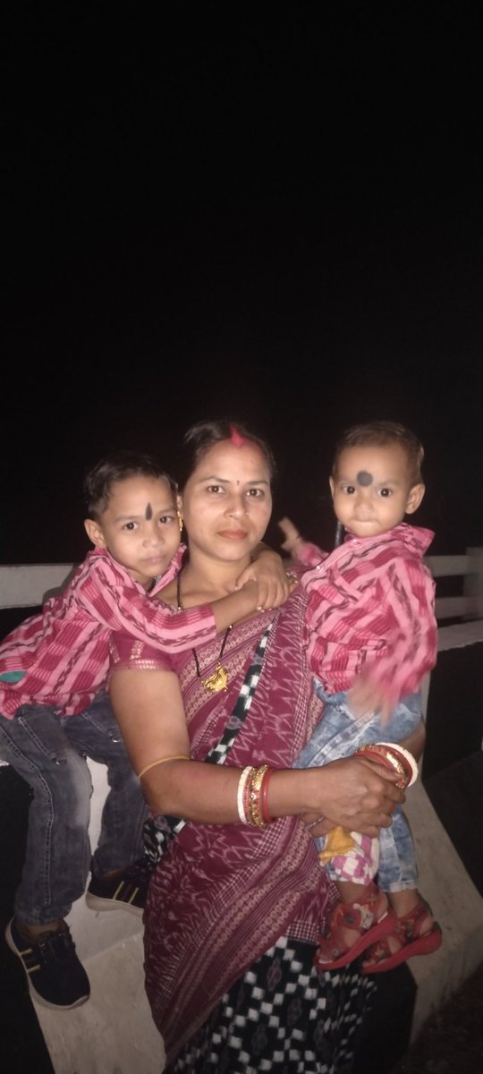 HariMeher3's tweet image. ଆମର କଲା, ସଂସ୍କୃତି, ସାହିତ୍ୟ ଆର୍ ପିନ୍ଧନ୍ ଉଢ଼ନ୍ କେ ପରିଚିତ କରିଥିବାର୍ ଗୁରୁ ସତ୍ୟ ନାରାୟଣ ବହିଦାରଙ୍କର୍ ଜନମ୍ ବାର୍ଷିକୀଥିଁ ତାଙ୍କୁ ଭାବ୍ ଭକ୍ତିର୍ ଶ୍ରଦ୍ଧାଞ୍ଜଲି ଜନାବାର୍ ସାଙ୍ଗେ ସାଙ୍ଗେ ସମ୍ବଲପୁରୀ ଦିନ୍ ର ସମକୁଁ ଗୁରୁଦୁଟେ ଶୁଭେଚ୍ଛା ଆର୍ ଅଭିନନ୍ଦନ୍ ଜନଉଛେଁ। 
ଯେ ମା ସମଲେଇ 🙏
#sambalpuriday