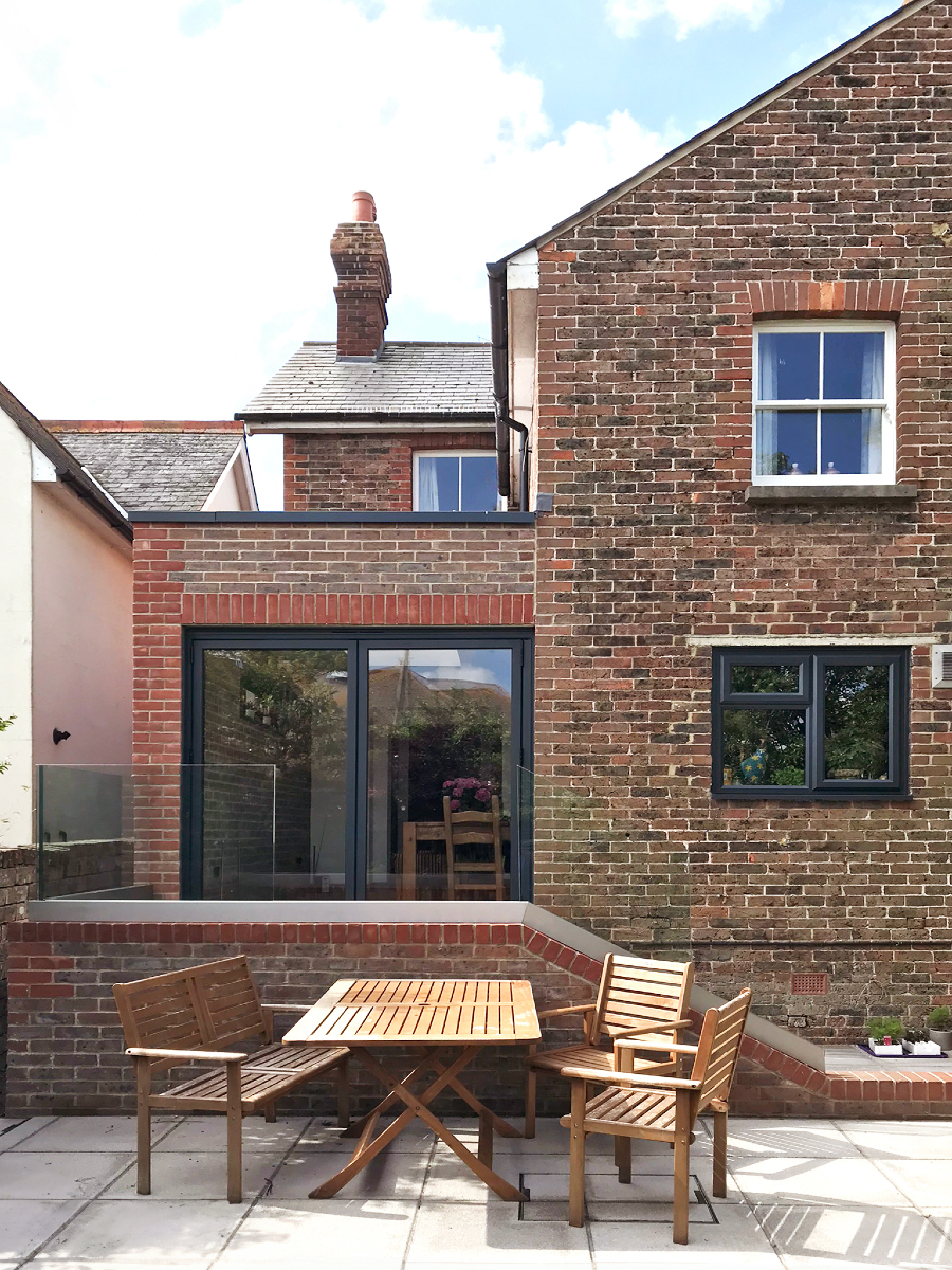 G3_Architecture's tweet photo. Today we are returning to our Polegate project, where we carried out a single storey rear/side extension. This project created an open plan kitchen/diner, with garden views. Lots of natural light was provided by the skylight, bifold doors and high-level window. https://t.co/djUl5eyKZl