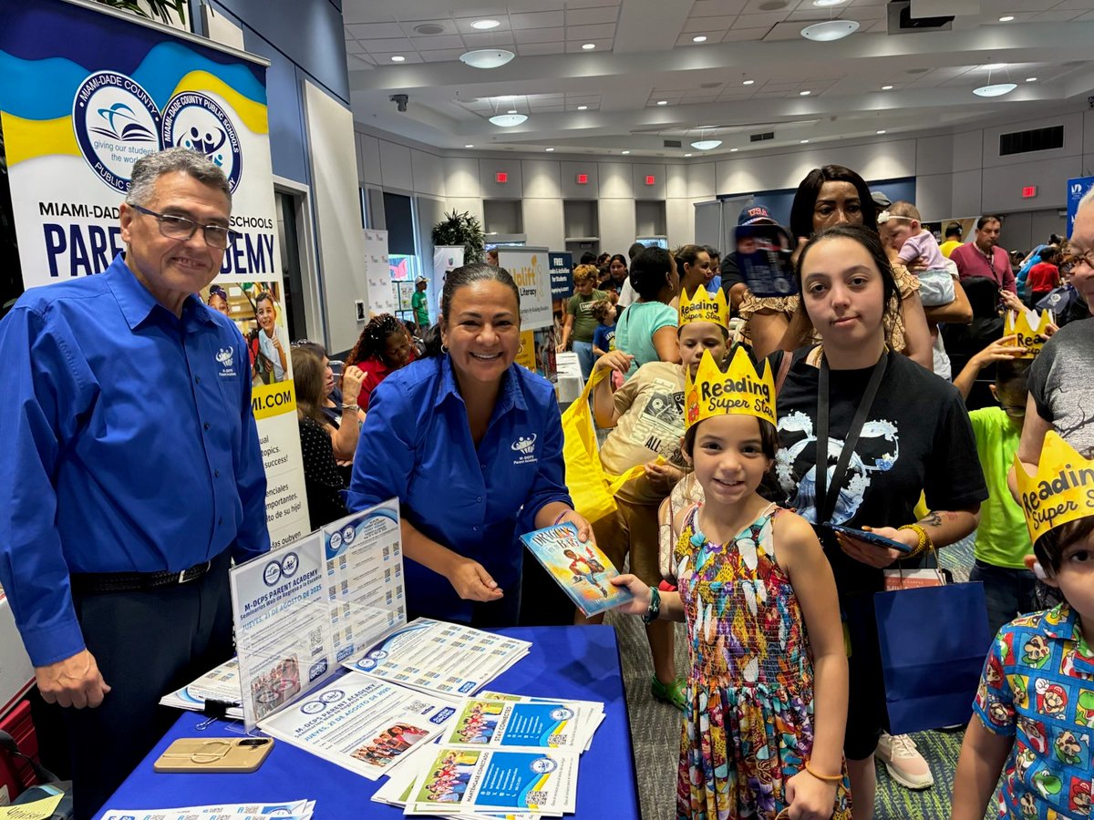 A great day meeting new families and sharing our resource with the <a href="/Univision/">Univision</a> staff at the "Feria de Regreso a Clases" event in Hialeah! Thanks for passing by. #YourBestChoiceMDCPS