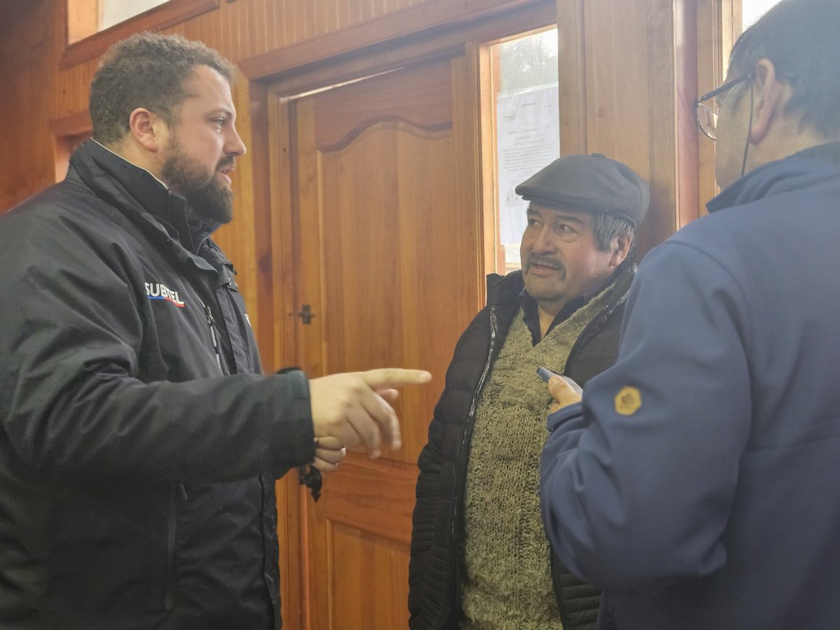 MTTAysen's tweet image. ✅️ #GobiernoEnTerreno 
📍Cerro Castillo 

En una nueva convocatoria de Gobierno en Terreno @DPRAysen y @DPPGralCarrera, nos hacemos presentes con el seremiTT Hans Zimmermann, equipo OIRS @DTPRegional y @subtel_chile 

#ChileMejorConectado