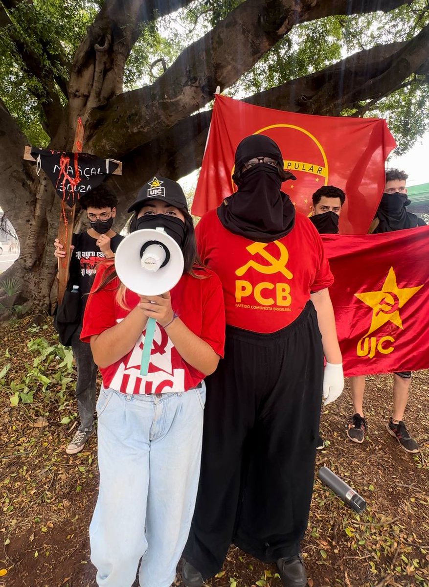 Ujc_Ms's tweet photo. 📍 No Mato Grosso do Sul, a UJC foi fundada em 2013 e teve papel central na refundação do partido em 2015 no estado. Desde então, tem construído luta, mobilização, registros e memórias que mostram a continuidade da juventude comunista mais antiga do país aqui na região. https://t.co/Tpxl6dpDFP