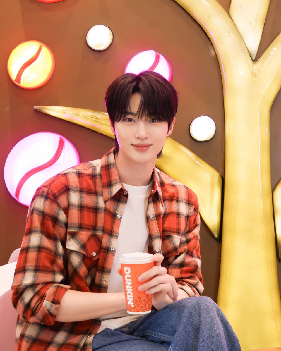 너에게 스며든지 어언 일년…
너없는 일상은 기억이 안나..
힘들어도 항상 웃어주는 너라서 고마워💙
#ByeonWooSeok