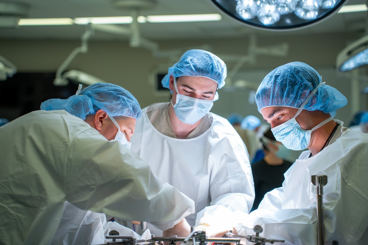 CAMLSTAMPA's tweet image. Surgeons about to begin their surgical oncology fellowships recently came to CAMLS for an intensive program focused on strengthening foundational knowledge and technical skills in HPB surgery. 
@MoffittNews @DanielAnayaMD @mhepatobiliary  @DenboJw