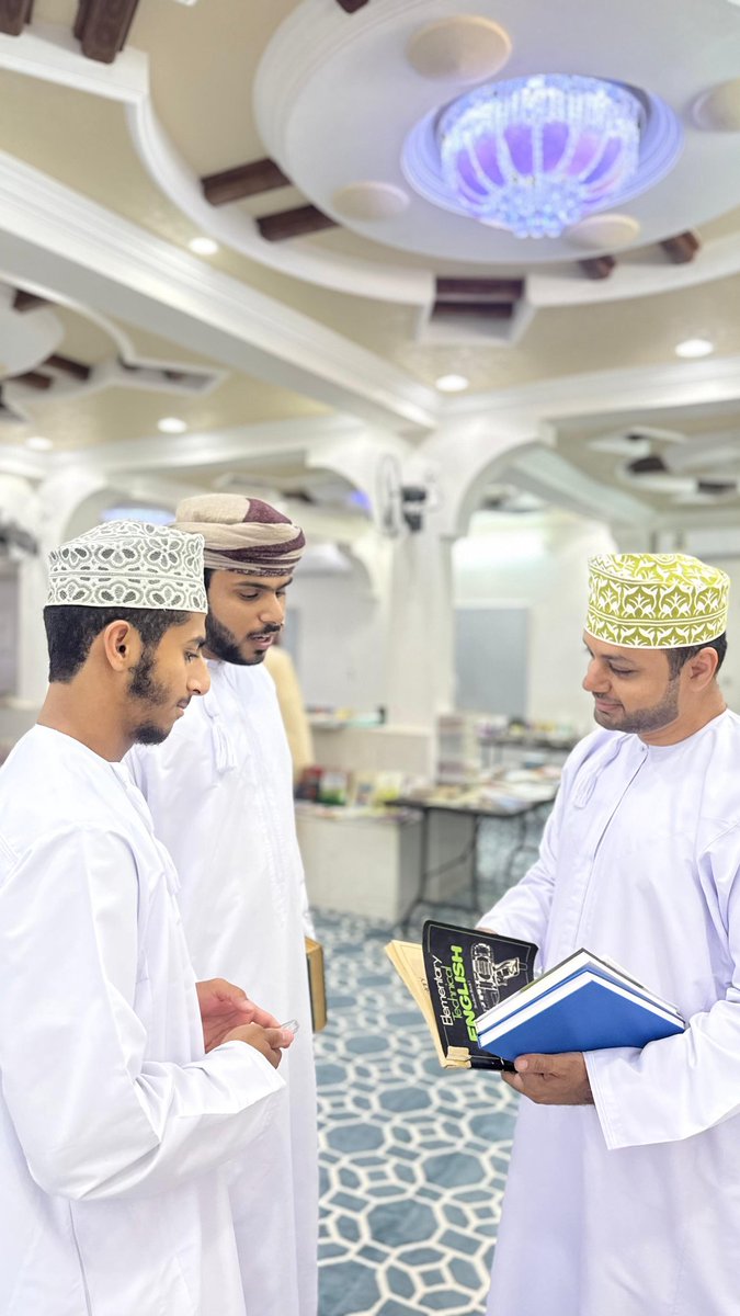 مكتبة سناو العامة (@sinaw_library1) on Twitter photo افتُتح في ولاية #سناو ب #محافظة_شمال_الشرقية معرض الكتب المستعملة الثامن، بتنظيم من #مكتبة_سناو_العامة ، تحت رعاية الشيخ الدكتور إبراهيم بن ناصر الصوافي، أمين الفتوى بمكتب سماحة مفتي عام سلطنة عمان، وبحضور عدد من الشخصيات المجتمعية ومحبي القراءة والثقافة.
<a href="/alsawafy5/">إبراهيم الصوافي</a> <a href="/sinaw_news/">أخبار ولاية سناو</a> افتُتح في ولاية #سناو ب #محافظة_شمال_الشرقية معرض الكتب المستعملة الثامن، بتنظيم من #مكتبة_سناو_العامة ، تحت رعاية الشيخ الدكتور إبراهيم بن ناصر الصوافي، أمين الفتوى بمكتب سماحة مفتي عام سلطنة عمان، وبحضور عدد من الشخصيات المجتمعية ومحبي القراءة والثقافة.
<a href="/alsawafy5/">إبراهيم الصوافي</a> <a href="/sinaw_news/">أخبار ولاية سناو</a>