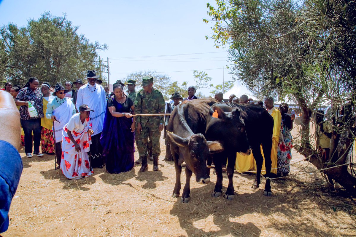 Umuganura ubumbatiye Indangagaciro remezo z'Umuco Nyarwanda.

1. Ubumwe
2. Umurimo
3. Gukunda Igihugu

Dukomere ku muco wacu, tuwutoze abakiri bato, twimakaze Ubumwe bwacu.. U Rwanda ni rusagambe! 

#Umuganura2025