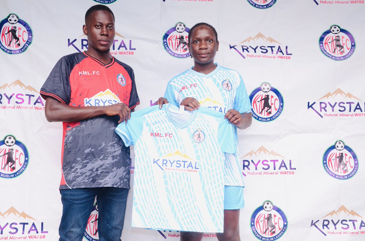 Done Deal 

Asia Nakibuka rejoins kawempe Muslim wfc from Kampala Queens on two year contract deal.

East or west Home is the best 

#Obwanabwalocalsports