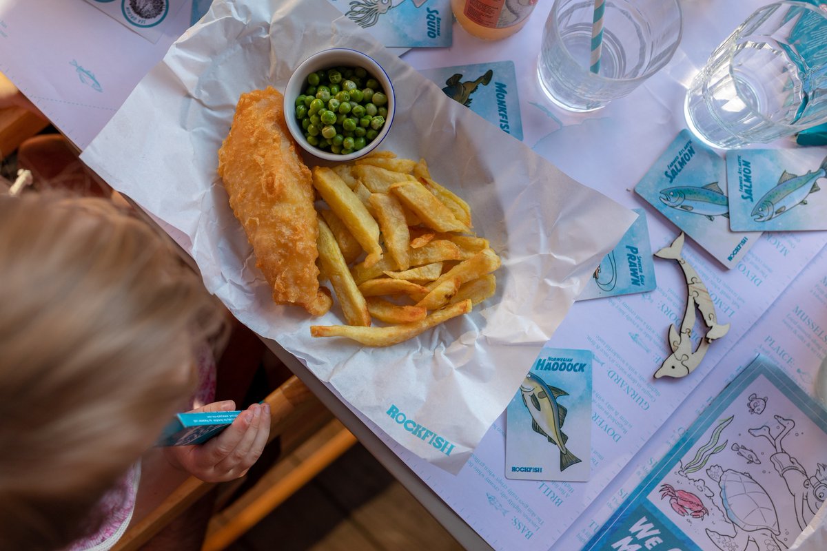 School is out and the summer holidays are in full swing!  

Spend a sunny day at Sutton Harbour seeking out the National Marine Aquarium’s sharks and sitting by the sea with some fresh seafood from Rockfish 🐟 

See you there! 👋 

📸 Rockfish, Plymouth