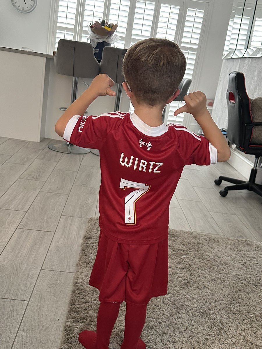 New kit day ⚽️🔴😮‍💨 <a href="/WirtzFlorianLFC/">Florian Wirtz (FW)</a>