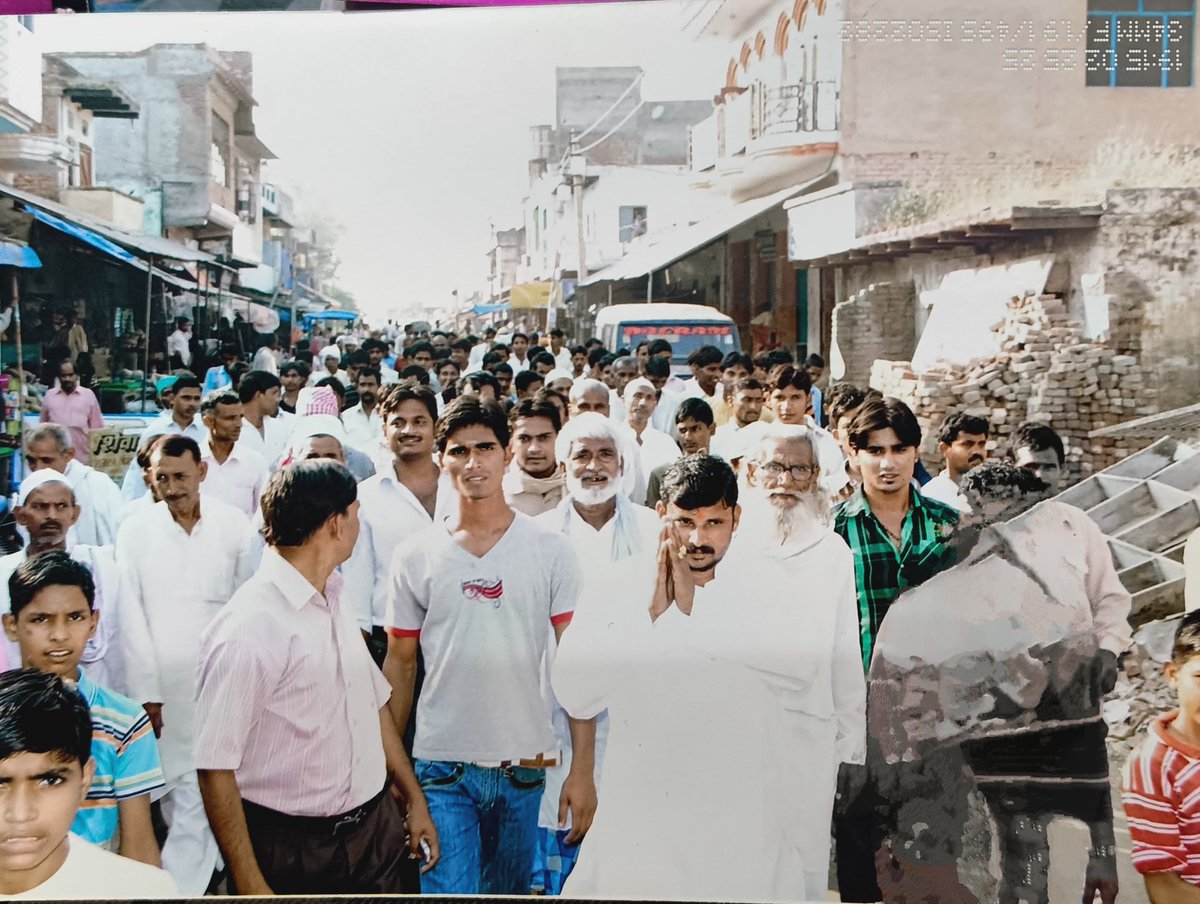 Satish_yadav_sp's tweet image. अब खामोशी नहीं, आवाज़ उठानी होगी, इस सड़ी राजनीति को बदलनी होगी। हम ही हैं उम्मीदों का सवेरा, अब नए भारत की राह बनानी होगी।

#सतीशयादव #ब्लॉकप्रमुख #धनीपुरमंडी #अलीगढ़