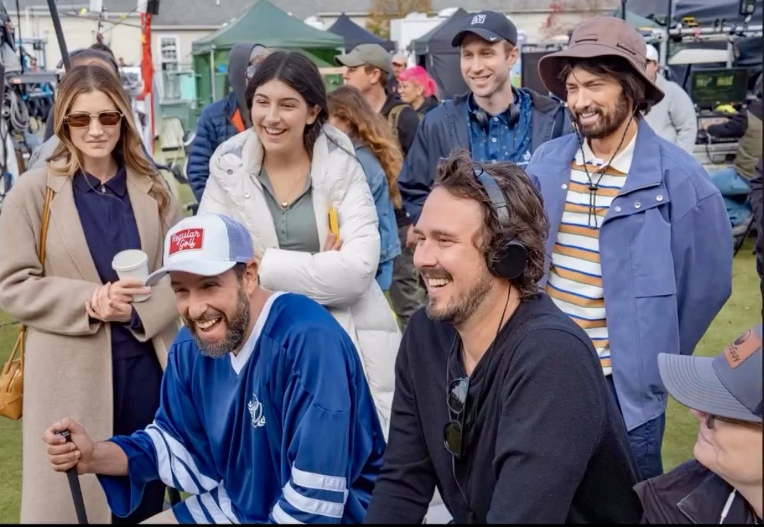 Eminem_forever5's tweet image. 📸 𓃵 smiling on the sets of &apos;Happy Gilmore 2&apos; 😁

#Eminem 
#HappyGilmore2 
#adamsandler