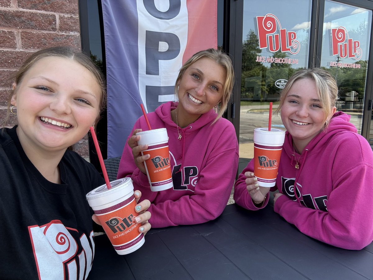 MadisonPulp's tweet image. It’s a party here at Pulp Madison! 🍊 Come hang with Rach, Jenna, and Jada and grab your menu favorites! 🥤🌯