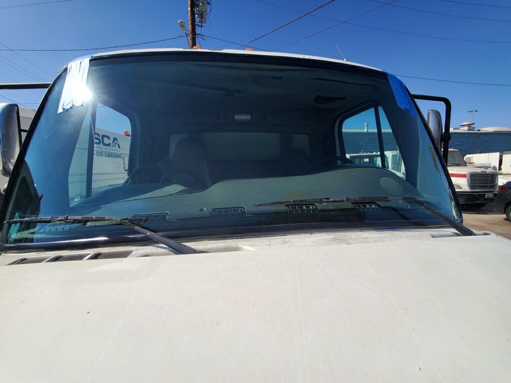 EpicAutoGlass1's tweet image. AUTO GLASS REPAIR COMMERCIAL TRUCK Auto Glass Epic LLC  213.282.1654  myepicautoglass.com #Windshied #AutoGlassRepair #mobileautoglass #rearwindow #Sunroof #ReplacementWindows #semi-trucks