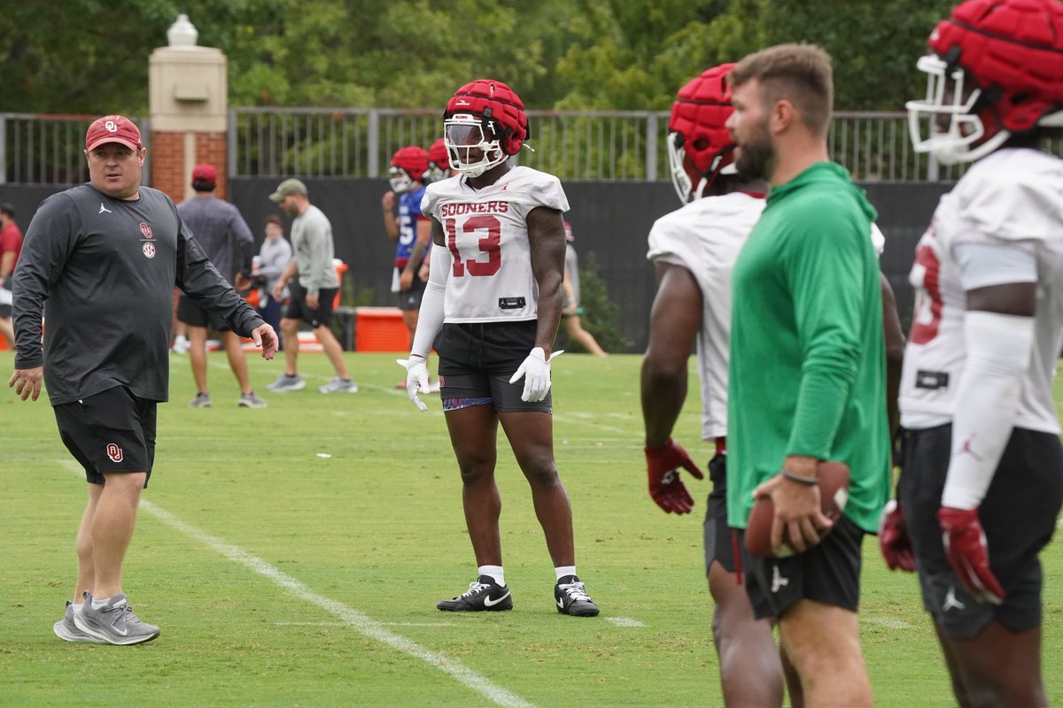 One guy that I think could have a larger role for the #Sooners this fall than most anticipate? Sophomore safety Reggie Powers.

He got loads of first-team reps today at both strong safety and cheetah.