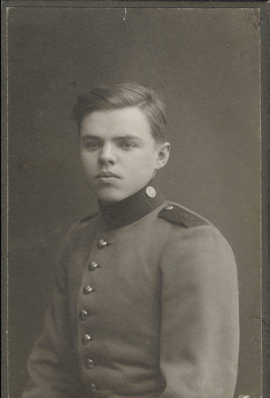 In September we will follow ( some of ) the footsteps of this young German Soldier.

KIlled 16 Feb. 1915 in the Argonne ( Fille Morte Sector ) and no known grave.
His diary is incredibly interesting to read and follow.
He is remembered in the Ossuaire de la Haute Chevauchée...