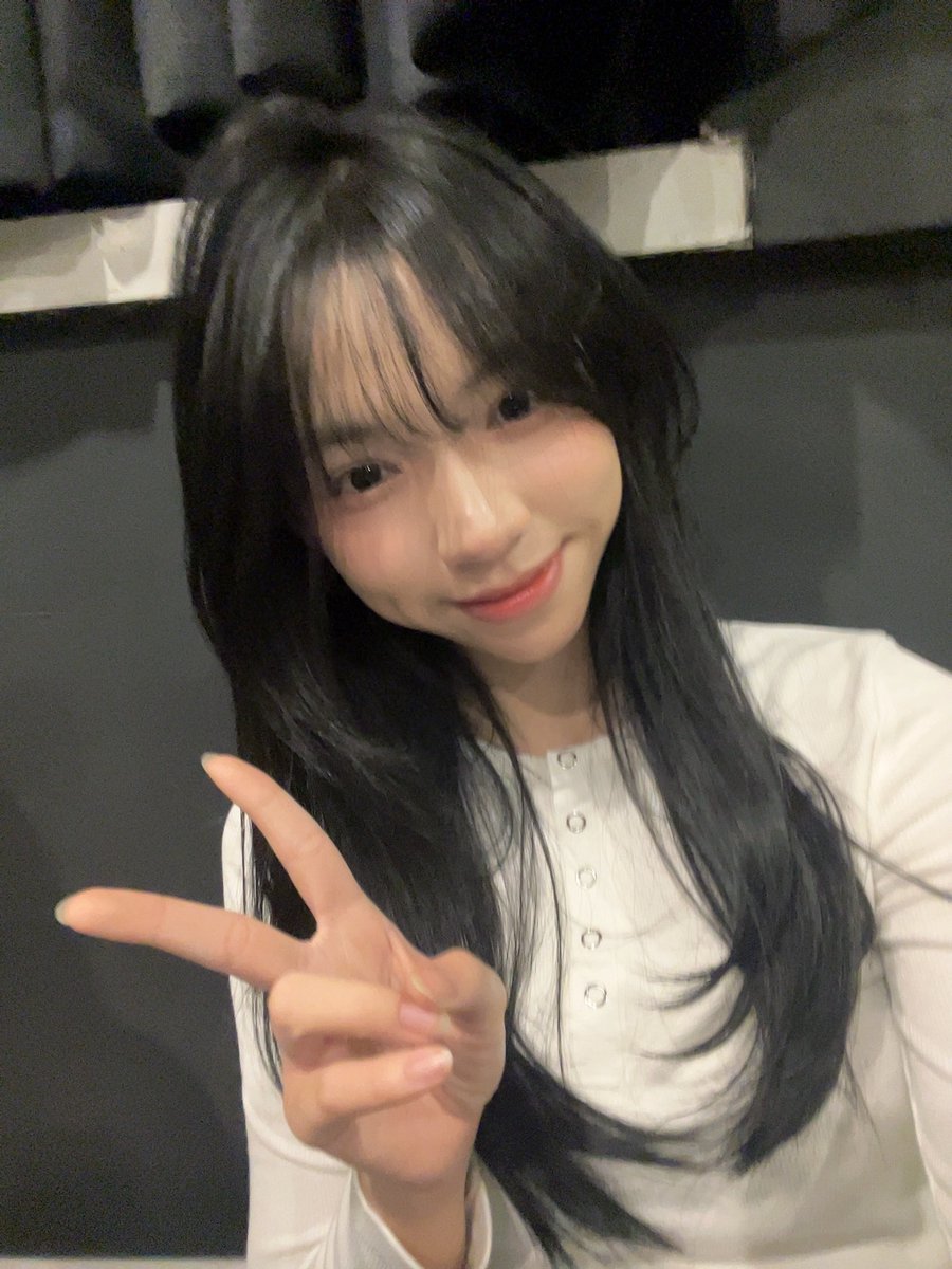 Aralie_JKT48's tweet photo. MALAM OLLL, TERIMA KASIH IDN LIVENYA TADIII 🫶🏻 gimana hari ini? ada hal menarik yang terjadi tidaa? terima kasih kerja kerasnya tudey 🫡 apapun yang terjadi hari ini memang mungkin sudah seharusnya terjadi hari ini 🤝🏻 kita persiapkan diri untuk esok hari yea 👊🏻 GN LUV💗 https://t.co/KZKmVMhKUc