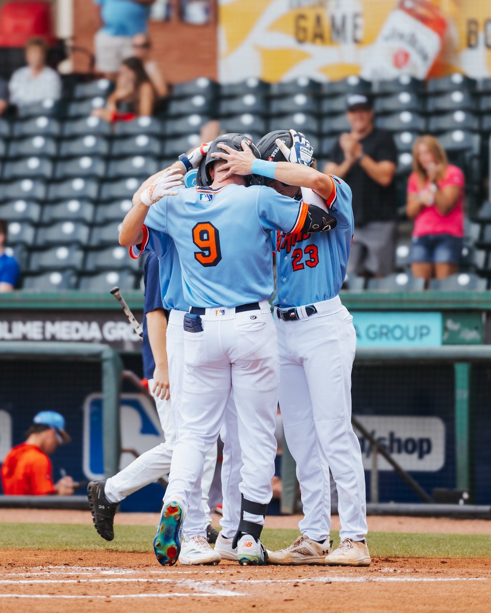 On today's episode of weird <a href="/BGHotRods/">Bowling Green Hot Rods</a> stats, lets take a journey through the monthly records.

April - 12-11
May - 15-11
June - 13-11
July - 13-11

Yes, you read that right. BG has been over .500 every month, but no matter what, they have had no more and no less than 11 losses.