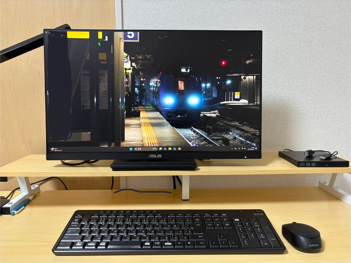 shintoshigroup's tweet photo. デスクトップPCなるものを買いにけり。 https://t.co/6HOpbwipMv