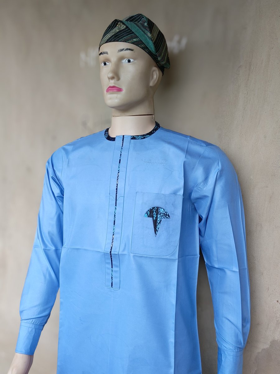 JacobAyomide13's tweet photo. Some outfit whispers, this one speaks fluent style 🔥, hope your fashion ears are on 👂
#naijatailor
#customemade
#menswear
#tailoredtoperfection https://t.co/ysVvbK2nia