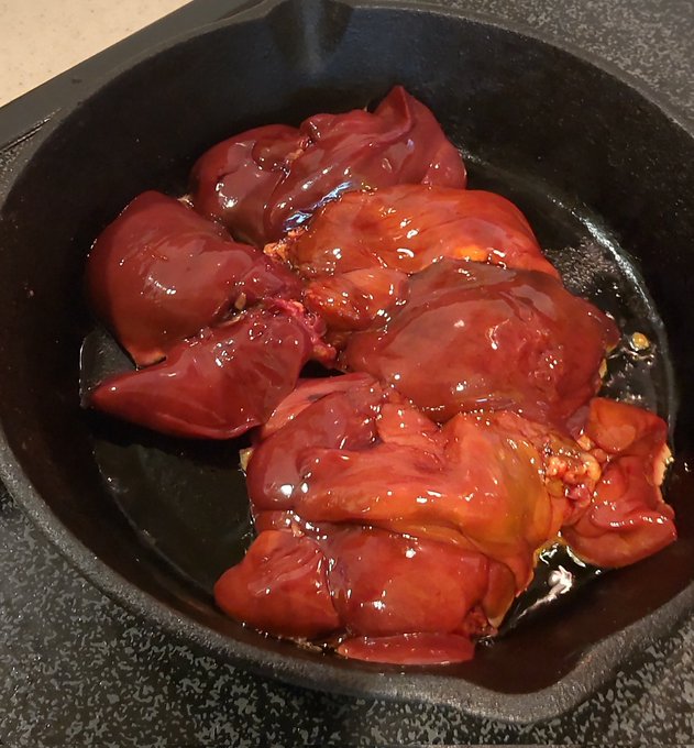 鉄スキレットの、真の力が目覚める…( ˇωˇ )
#冷凍レバー 